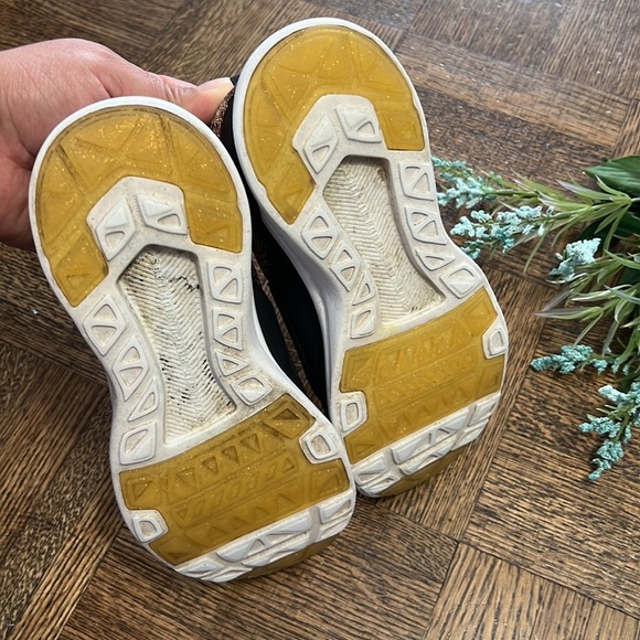 LULULEMON | APL Woman TechLoom Bliss Shoe - Picture 5 of 8